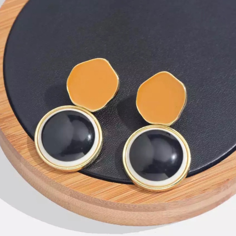 Metal stud earrings. - Picture 3 of 3